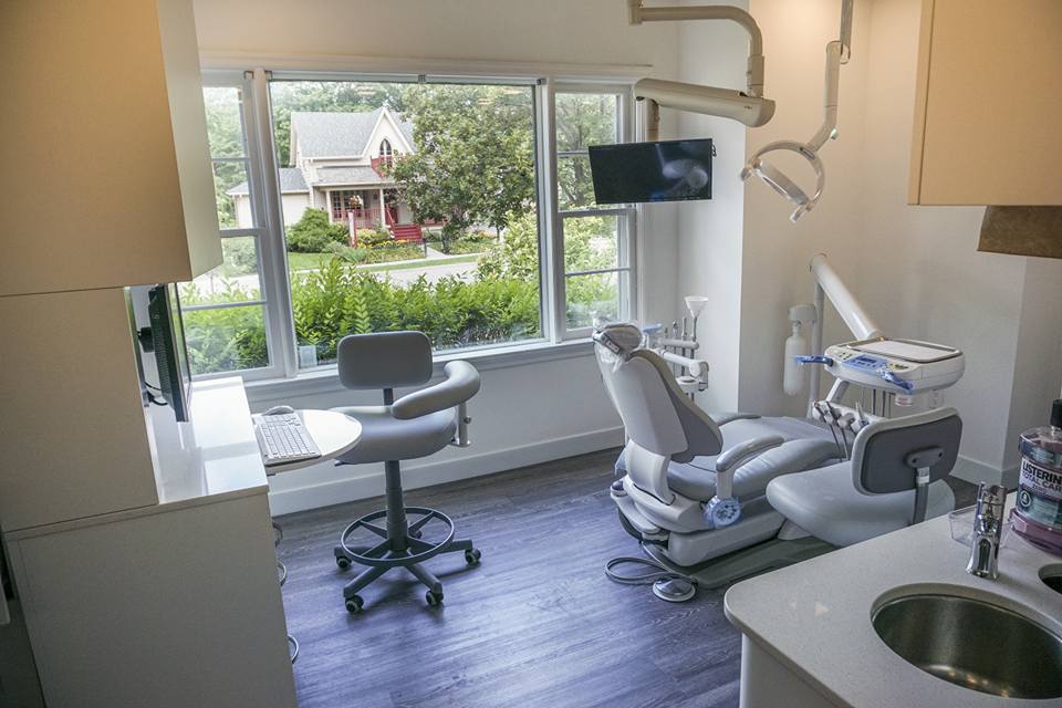 Aurora E&E Dentistry | 45 Wellington St E, Aurora, ON L4G 1H6, Canada | Phone: (905) 503-5303