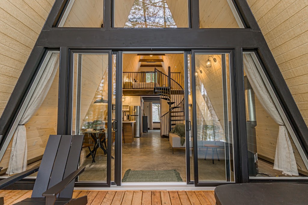 Les Refuges des Collines | 101 Chem. H Zurenski, Val-des-Monts, QC J8N 5J2, Canada | Phone: (819) 665-0098