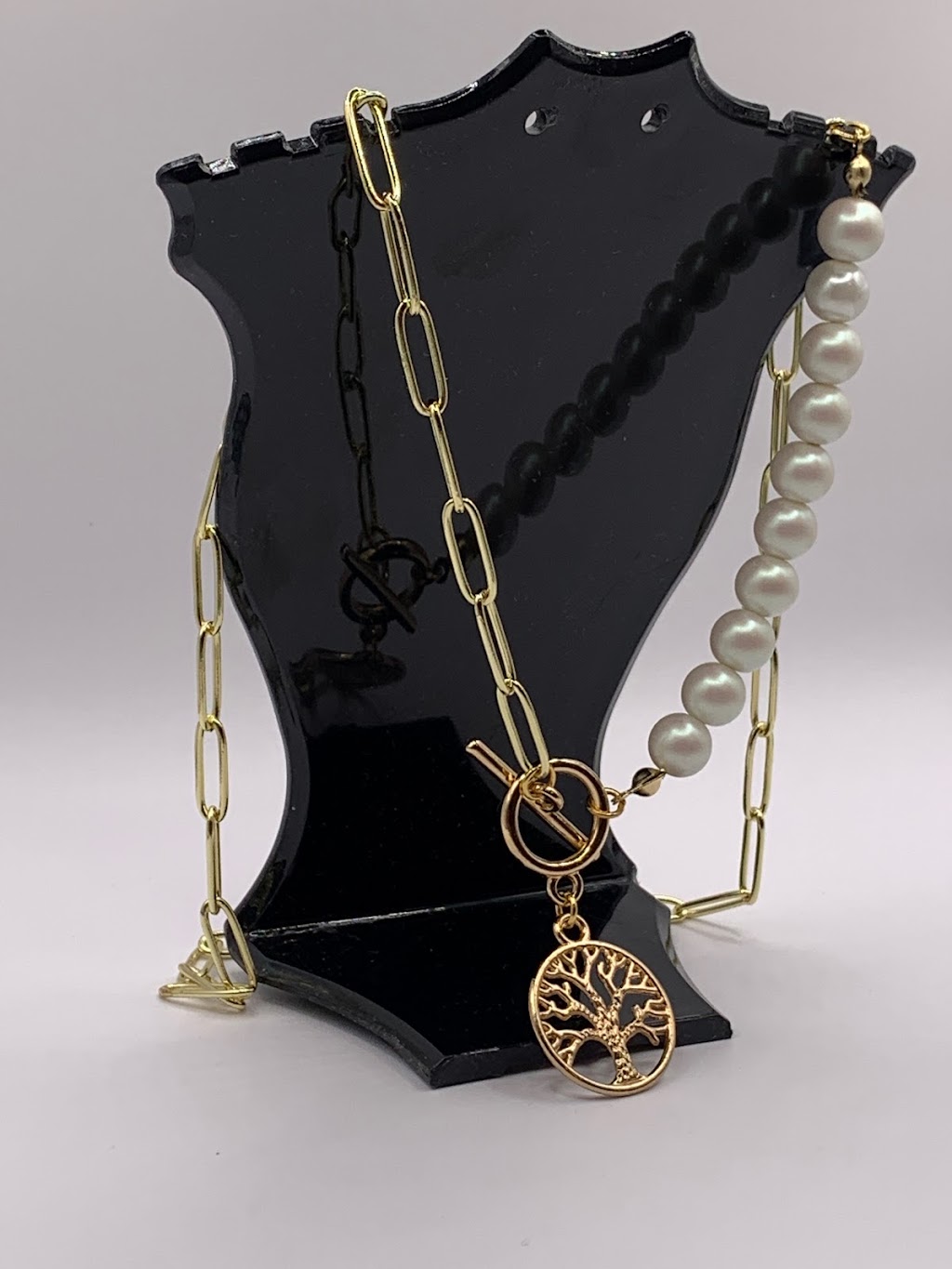 Bijoux Carole Pare | 3268 Rue Clément, Laval, QC H7P 4C4, Canada | Phone: (514) 730-2482