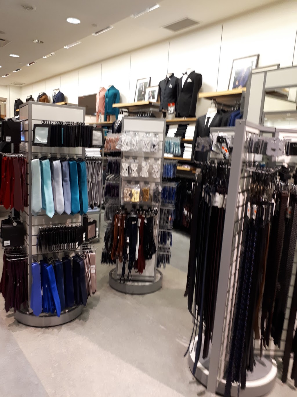 LE CHÂTEAU | 1 Londonderry Square NW, Edmonton, AB T5C 3C8, Canada | Phone: (780) 476-1355