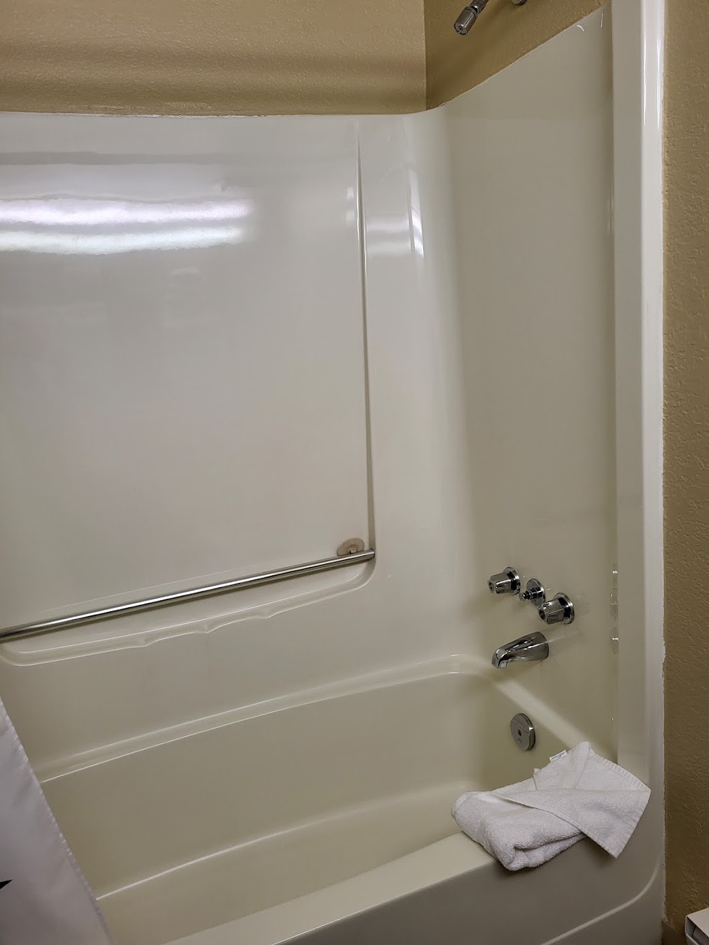Alpen Motel | 5022 BC-93, Radium Hot Springs, BC V0A 1M0, Canada | Phone: (250) 347-9823