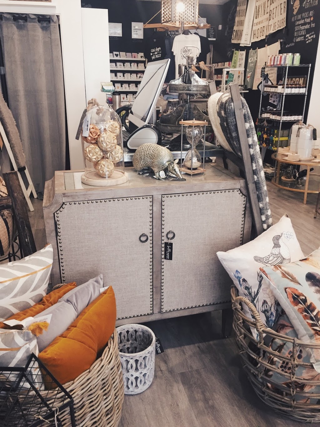 Bella & Coop | 17 Argyle St N, Caledonia, ON N3W 1B6, Canada | Phone: (365) 206-0075