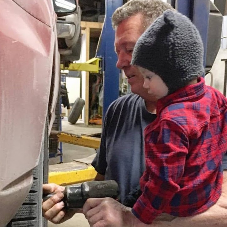 R & S Auto Repairs | 11 Allaura Blvd, Aurora, ON L4G 3N2, Canada | Phone: (905) 727-5082