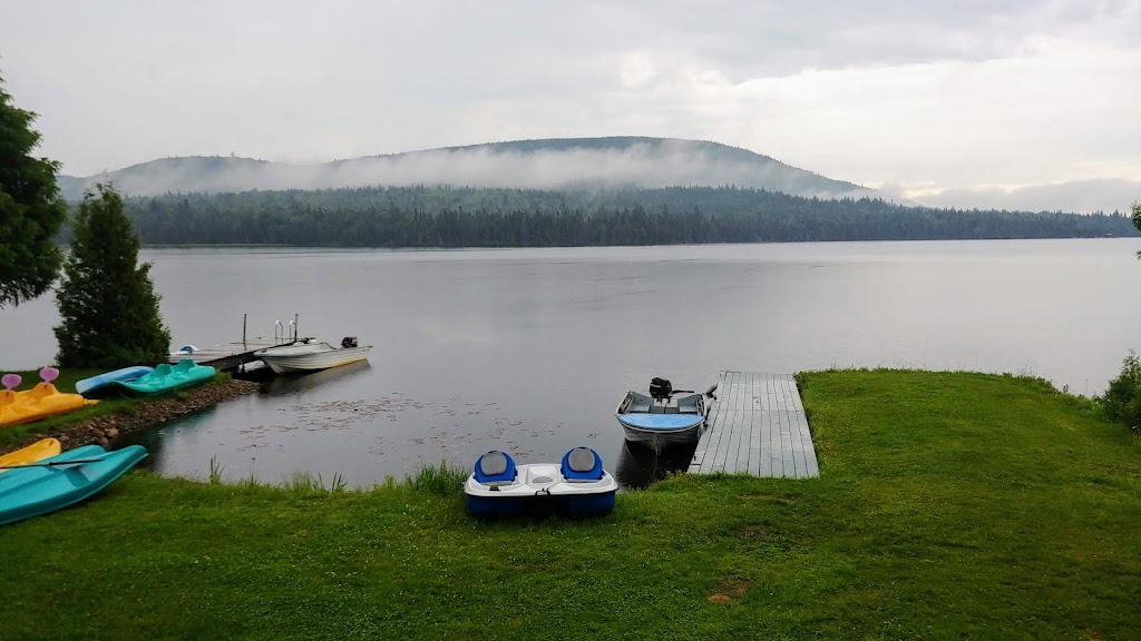 Le Chalet Bois Rond Relax | 46 Rue Ceinture du Lac, Saint-Tite-des-Caps, QC G0A 4J0, Canada | Phone: (418) 823-1184