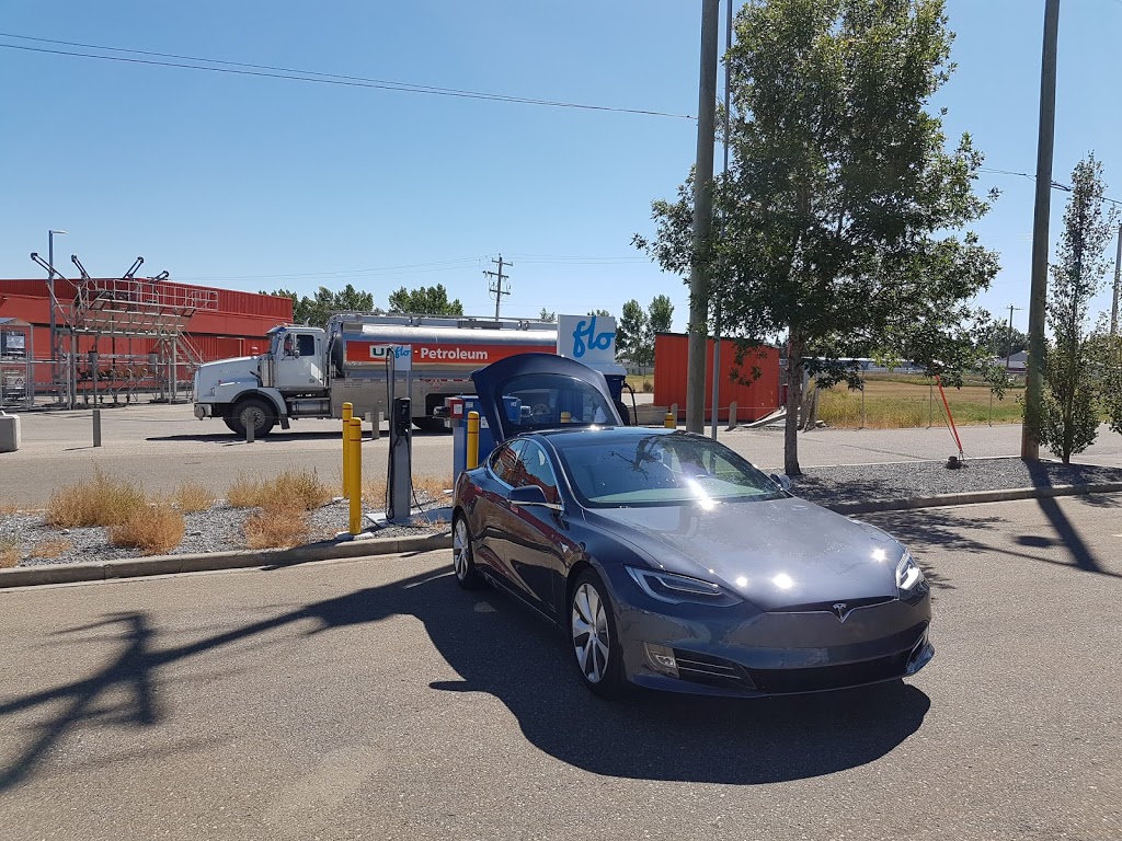 Flo Charging Station | 115 Centre St, Vulcan, AB T0L 2B0, Canada | Phone: (844) 825-3356