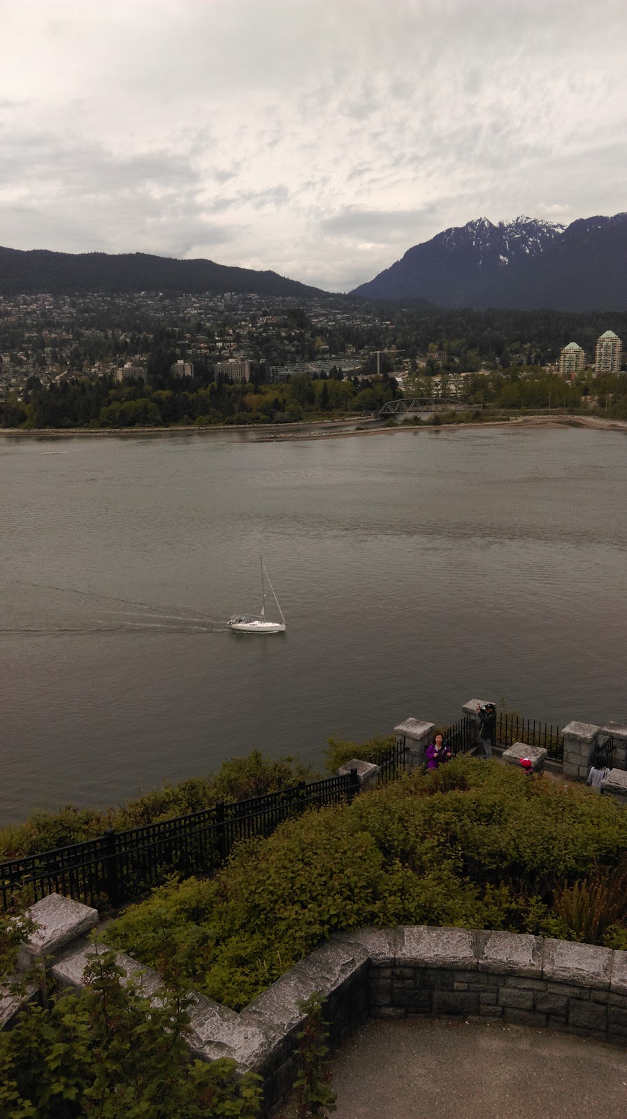 Crystallis | 1020 Harwood St, Vancouver, BC V6E 4R1, Canada | Phone: (604) 687-2597