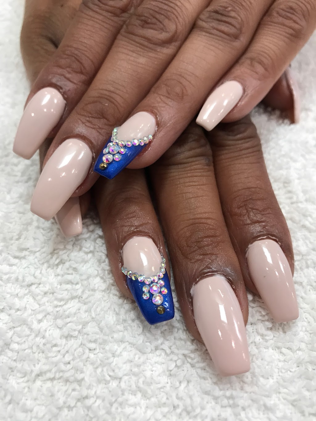 Beautique Bar | 2900 Warden Ave Unit 244, Scarborough, ON M1W 2S8, Canada | Phone: (647) 770-5232