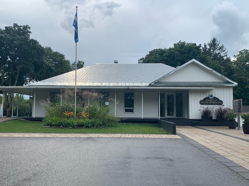 Municipalité de Sainte-Pétronille | 3 Chem. de lÉglise, Sainte-Pétronille, QC G0A 4C0, Canada | Phone: (418) 828-2270