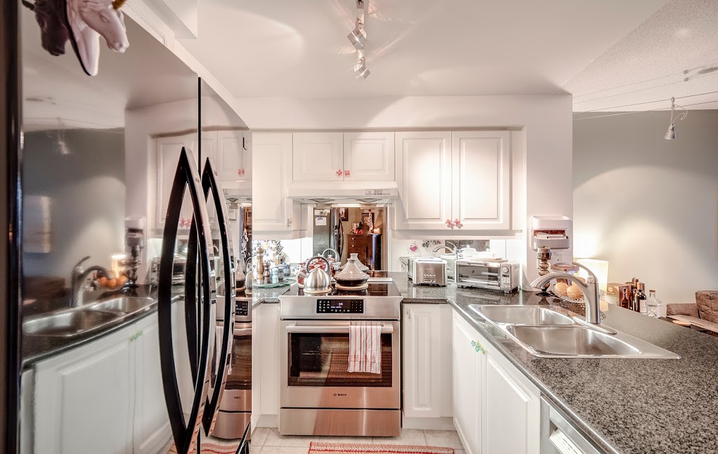 Re/Max Olenka Mallon & Patrick Mallon | 2121 Lake Shore Blvd W #1, Etobicoke, ON M8V 4E9, Canada | Phone: (416) 725-5293