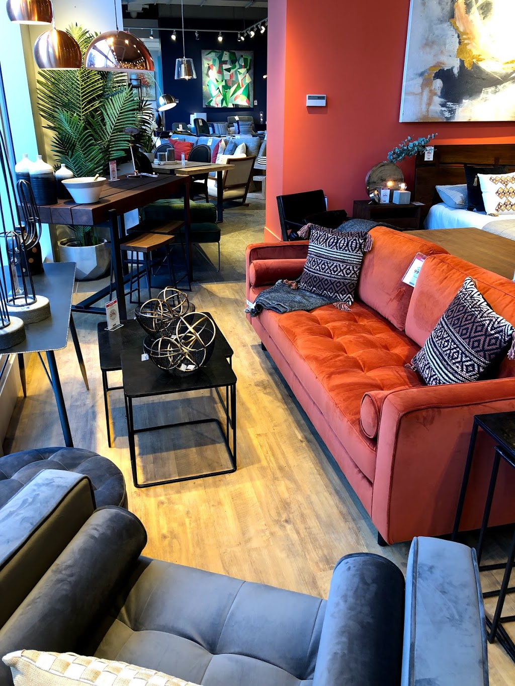 Structube | 375 René-Levesque, Boulevard René-Lévesque E, Montréal, QC H2X 1P2, Canada | Phone: (514) 844-1369