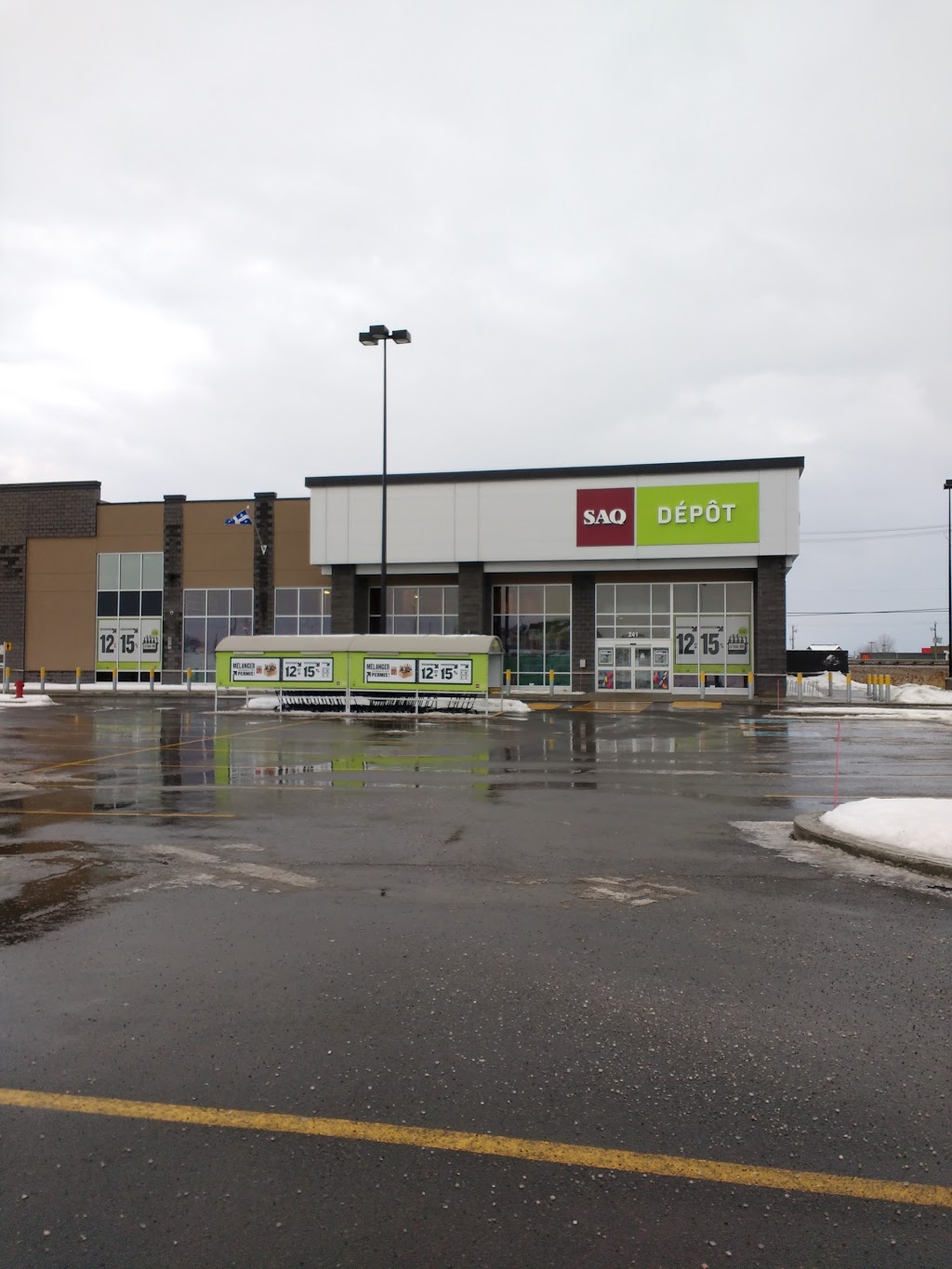 SAQ Dépôt 241 Rue des Migrateurs, Terrebonne, QC J6V 0A8, Canada