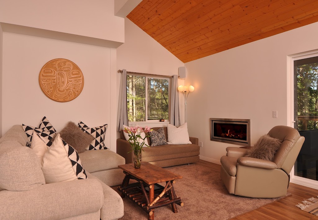 The Quarrybbean Island Vacation | 3060 Nelson Island Shoreline, Madeira Park, BC V0N 2H0, Canada | Phone: (604) 790-0102