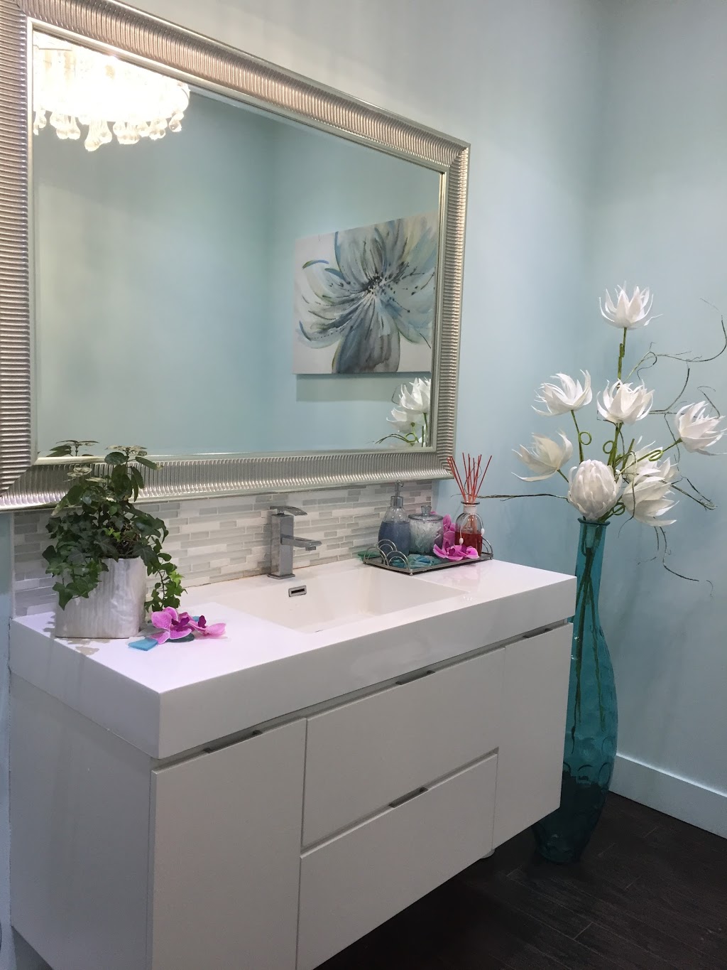 Medi Radiant Laser Clinic | 4981 Hwy 7 #8, Unionville, ON L3R 1N1, Canada | Phone: (905) 604-6361