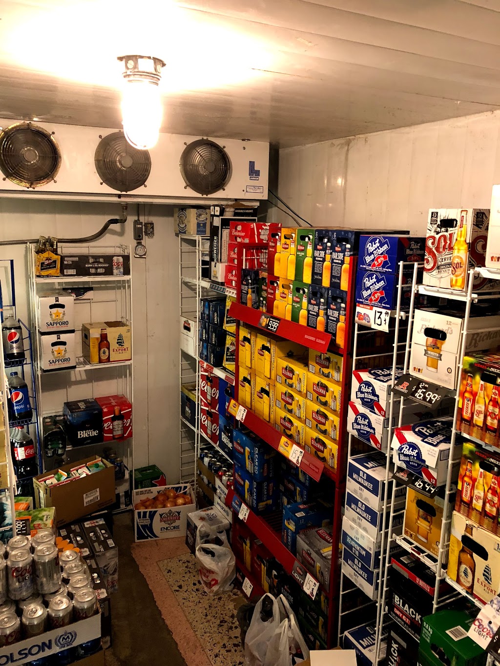Dépanneur Du Souvenir | 3573 Chemin du Souvenir, Laval, QC H7V 1X4, Canada | Phone: (450) 973-2288