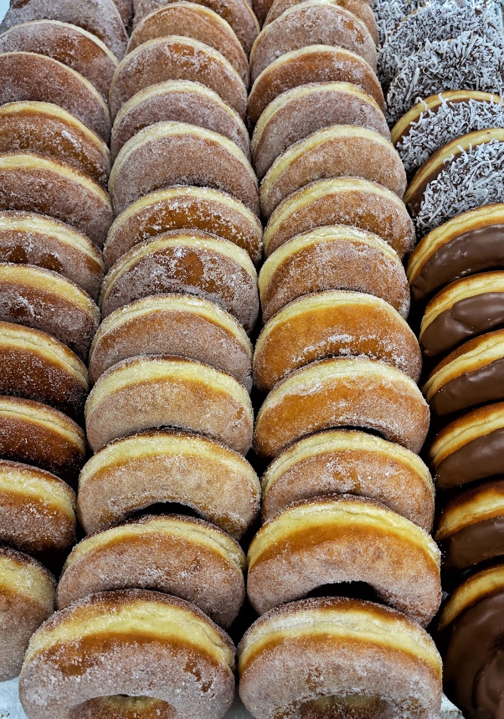 Seventy-Seven Bakery | 120 Erie St S, Leamington, ON N8H 3B6, Canada | Phone: (519) 326-0999