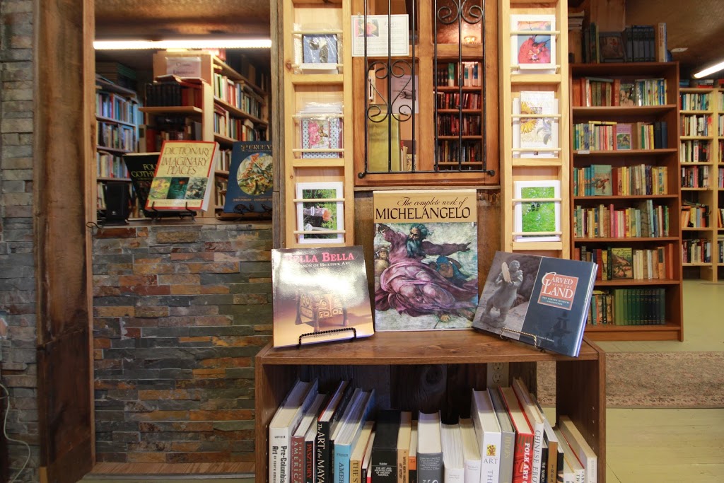 The Merrickville Book Emporium | 105 Wellington St E, Merrickville, ON K0G 1N0, Canada | Phone: (613) 269-2505