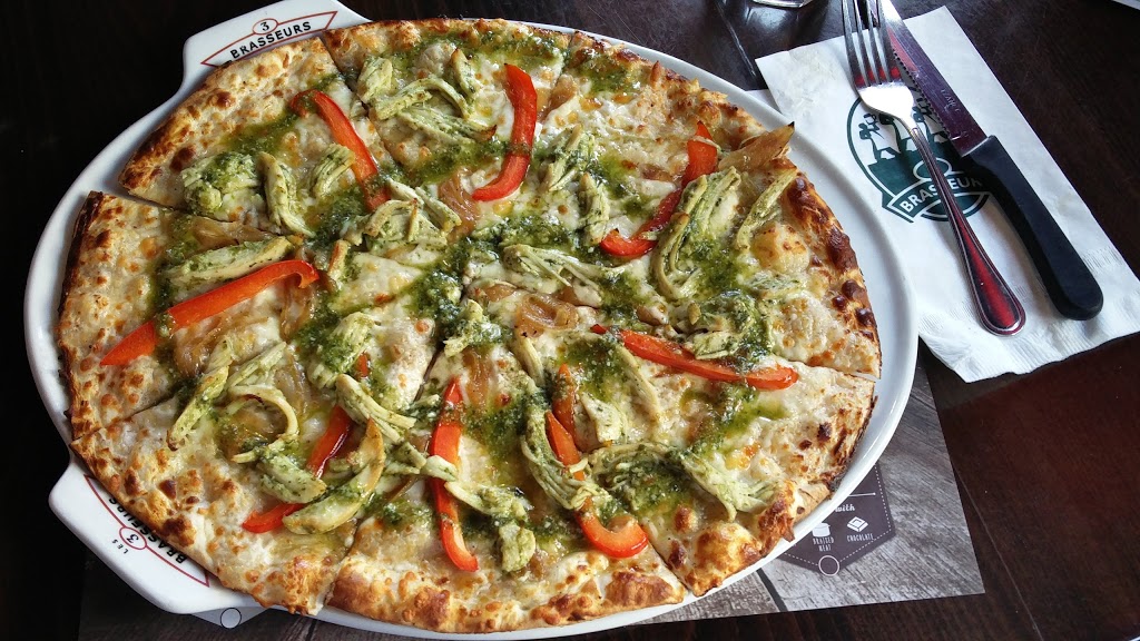 3 Brewers Oakville | 2041 Winston Park Dr, Oakville, ON L6H 6P5, Canada | Phone: (289) 813-2239