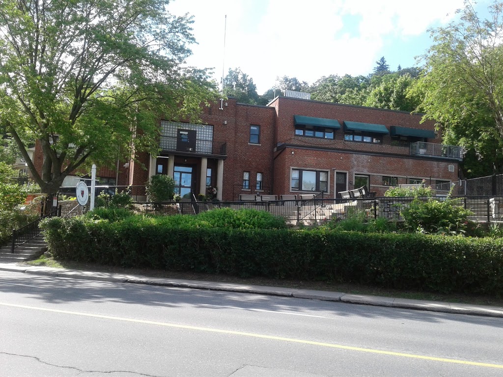 St. Georges School of Mtl, ES | 3685 The Boulevard, Westmount, QC H3Y 1S9, Canada