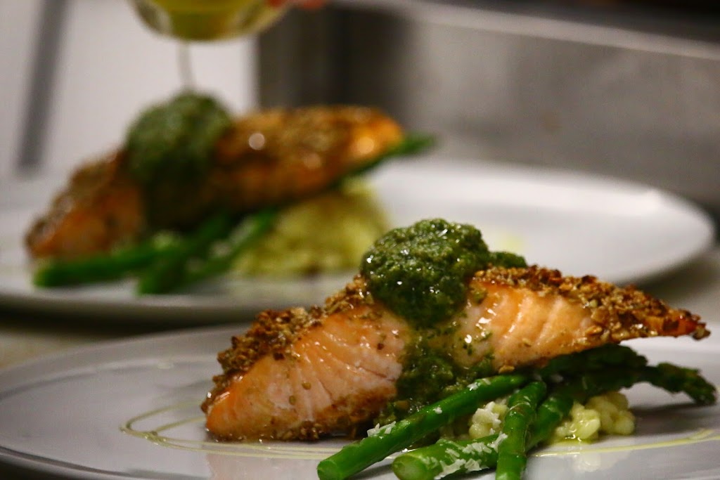 Hole in the Wall Restaurant | 23 Water St, Windsor, NS B0N 2T0, Canada | Phone: (902) 798-5999