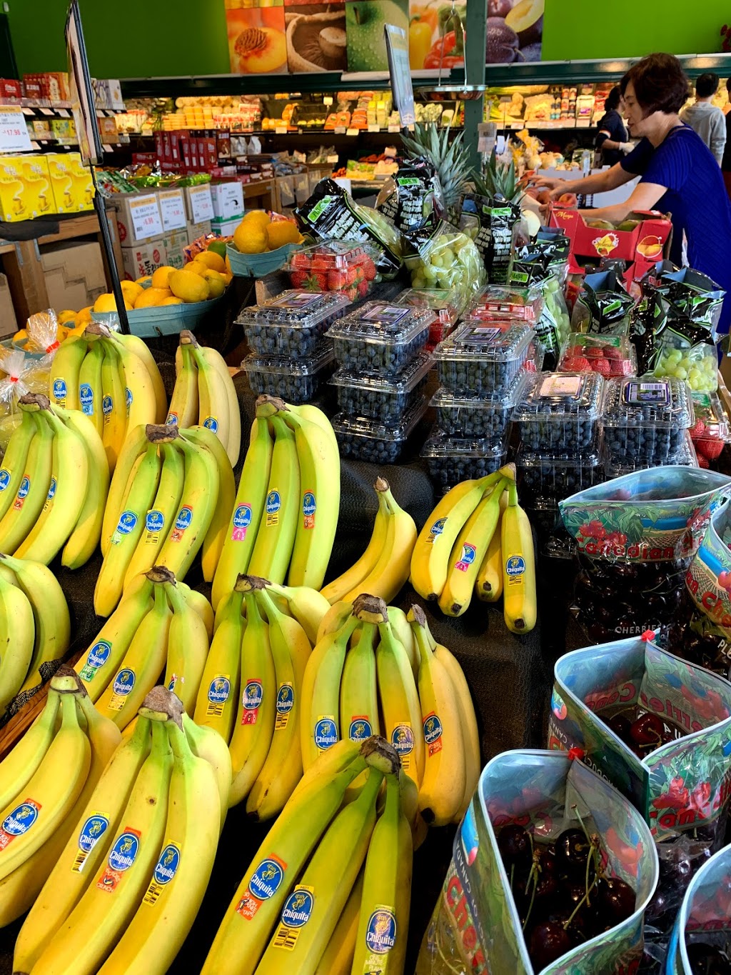 Lotte Giants Market | 20378 88 Ave, Langley Twp, BC V1M 2Y4, Canada | Phone: (604) 371-3766