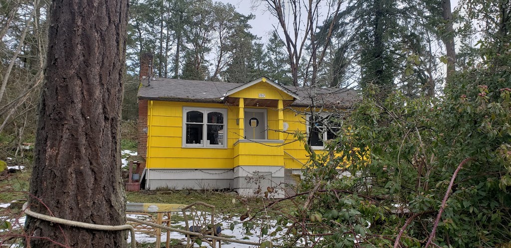 Yellowhouse Art Centre | 2517 Sturdies Bay Rd, Galiano Island, BC V0N 1P0, Canada | Phone: (778) 918-9302