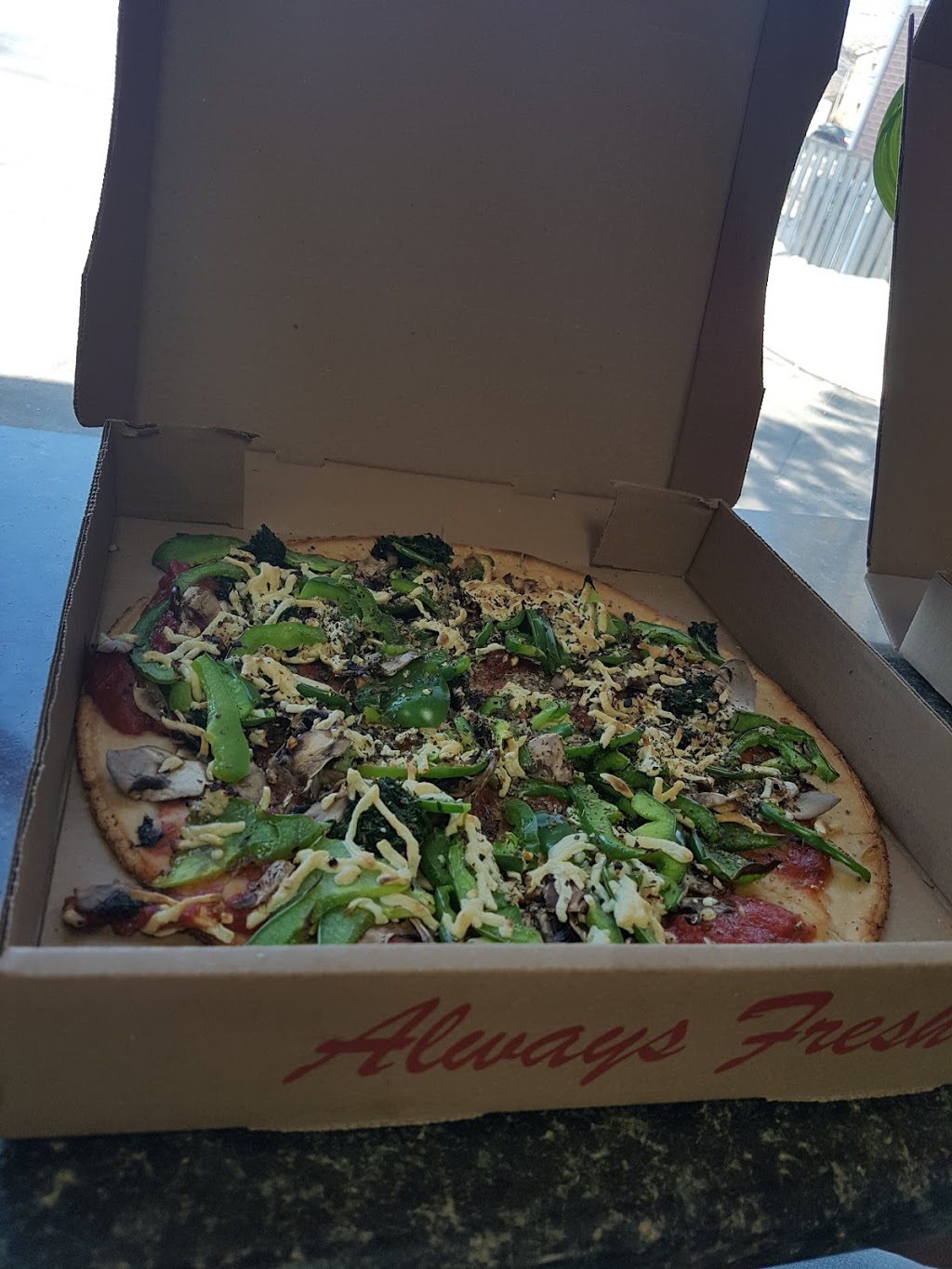Pizza La Villa | 115 Downey Rd, Guelph, ON N1C 1A2, Canada | Phone: (519) 823-2121