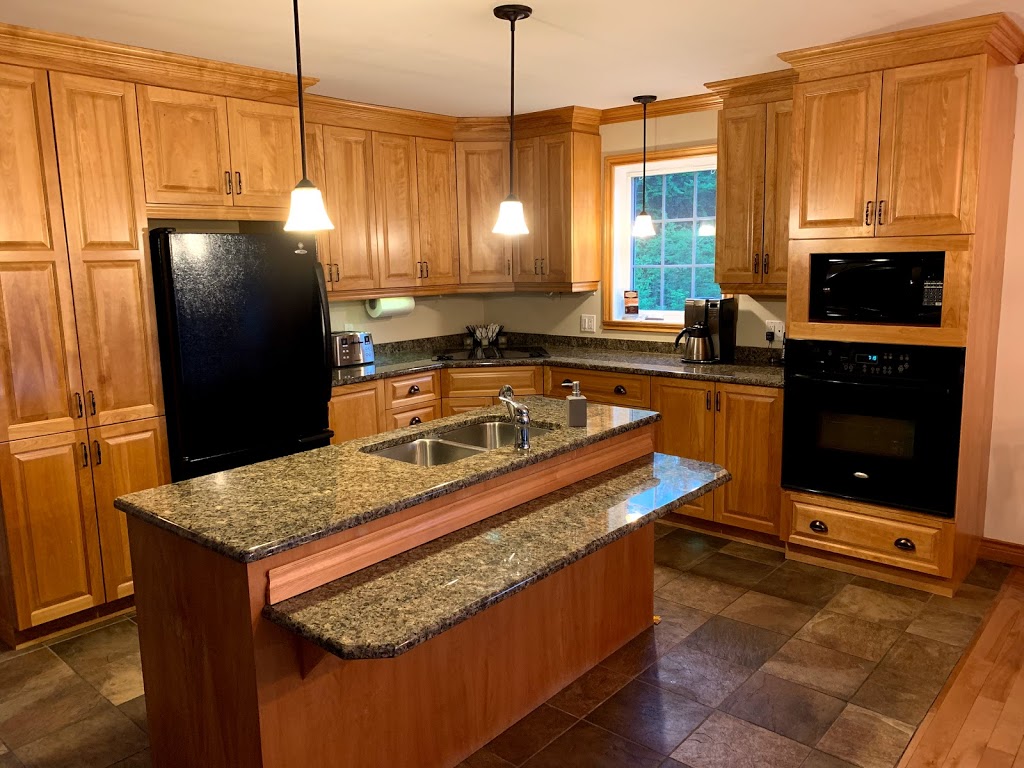 Chalet Le Grand Duc | 332 Chemin Gérard-Roy, Lambton, QC G0M 1H0, Canada | Phone: (514) 594-9915