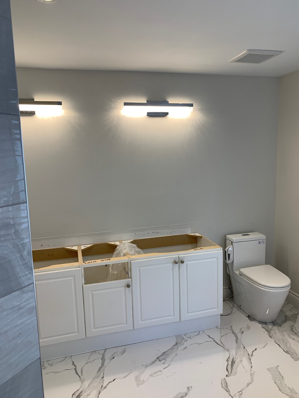 Top flip | 3912 Coachman Cir, Mississauga, ON L5M 6R3, Canada | Phone: (647) 917-7746