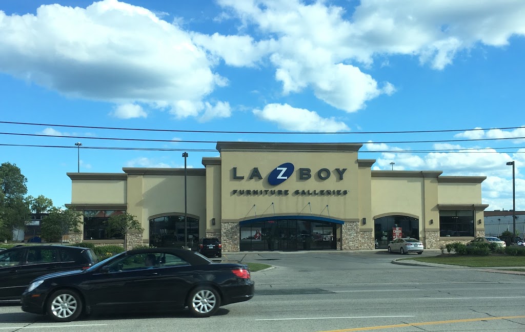 La-Z-Boy Furniture Galleries | 1611 The Queensway, Etobicoke, ON M8Z 1T8, Canada | Phone: (416) 253-0555