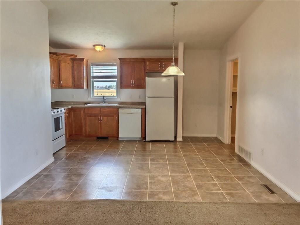 Eagles Nest Central | 31 Cherry Ln SE, Three Hills, AB T0M 2A0, Canada | Phone: (780) 910-3172