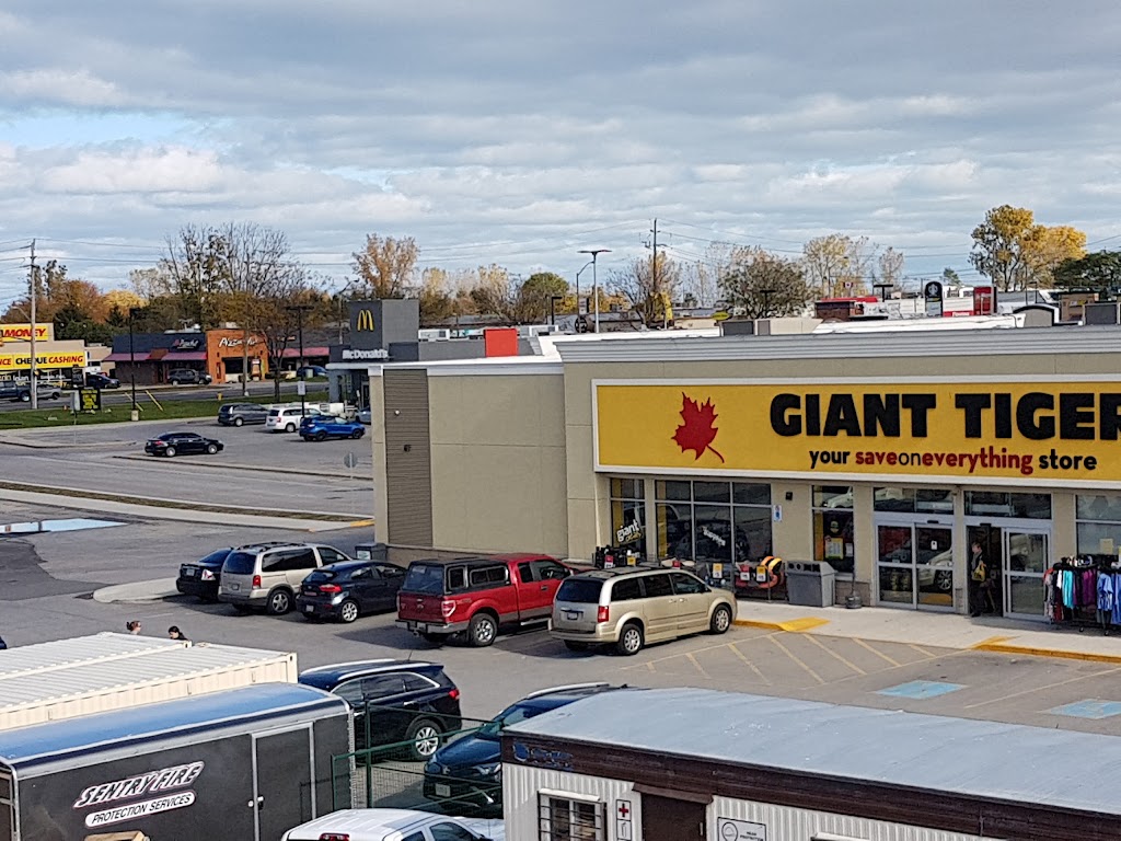 Giant Tiger | 1249 London Rd, Sarnia, ON N7S 4T3, Canada | Phone: (519) 337-0320
