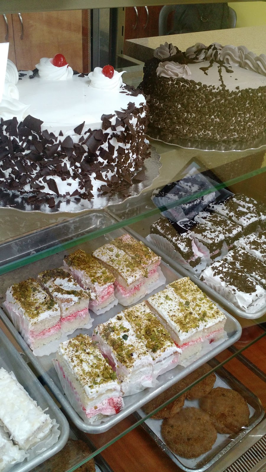 Shirin Mahal Pakistani Bakery & Sweets | 20 Red Maple Dr, Brampton, ON L6X 4N7, Canada | Phone: (905) 452-6231