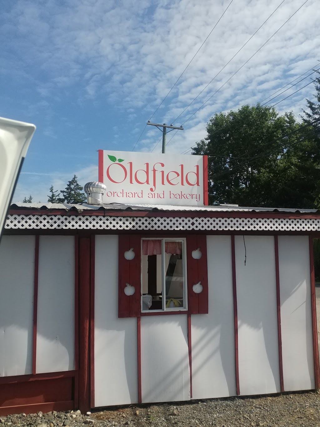 Oldfield Orchard and Bakery | 6286 Oldfield Rd, Saanichton, BC V8M 1X7, Canada | Phone: (250) 652-1579