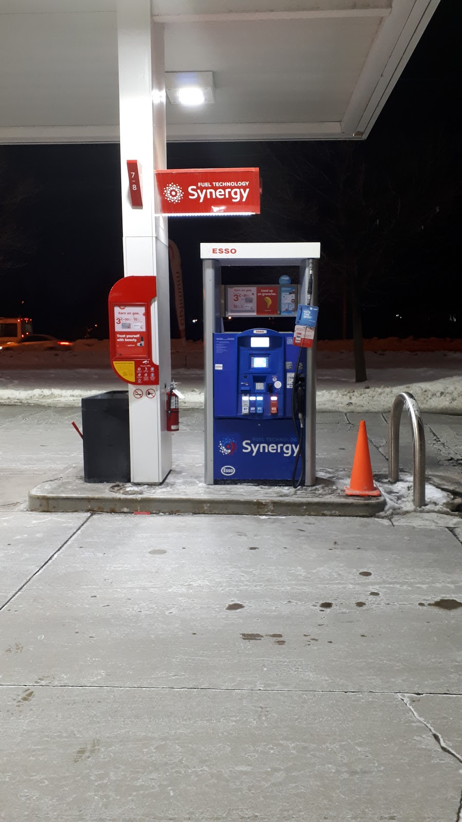 Esso | 620 Peter Robertson Blvd, Brampton, ON L6R 1T5, Canada | Phone: (905) 792-1502