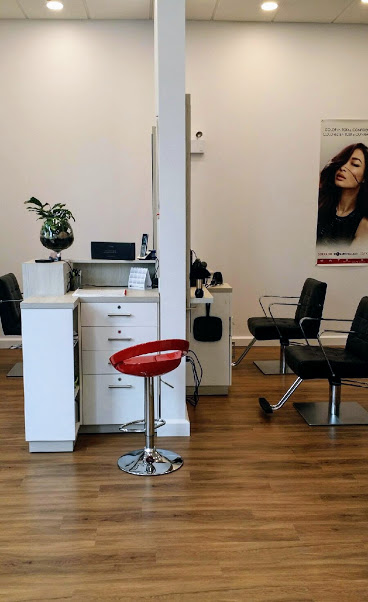 LES PERLES DE LA COIFFURE | 389 Rue Racine, Granby, QC J2G 3B7, Canada | Phone: (579) 365-3122