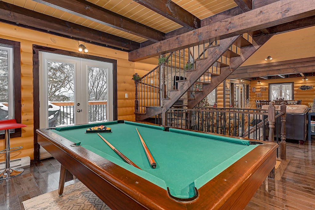 Chalet dautrefois chez Laurette & Tom inc | 1860 Av. A. Bertrand, Saint-Adolphe-dHoward, QC J0T 2B0, Canada | Phone: (514) 912-6754