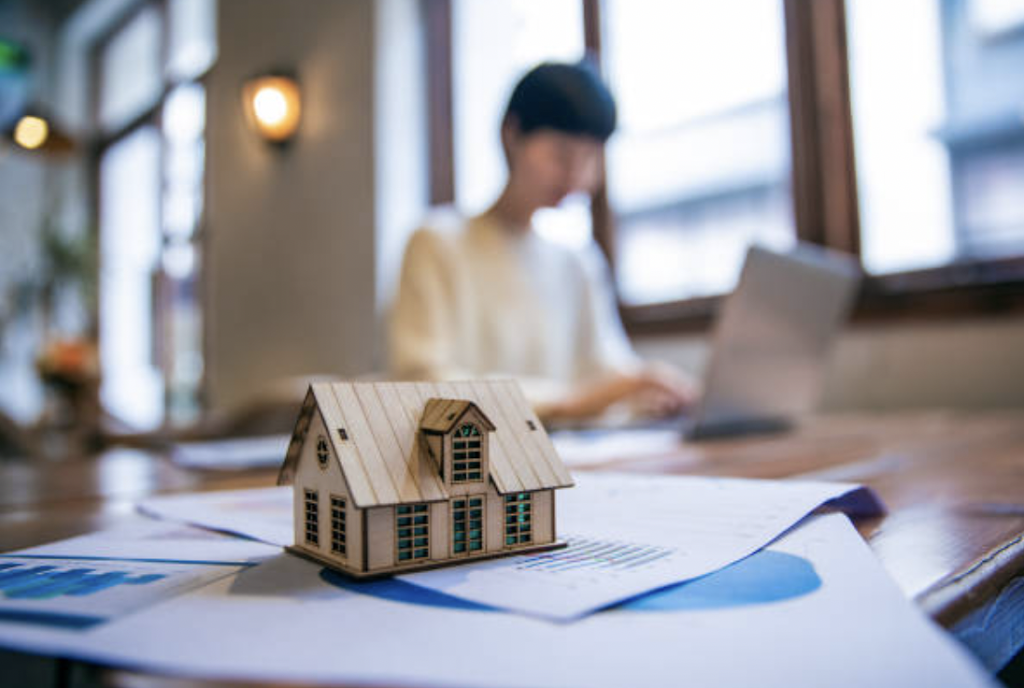Maria Guadagnolo, Broker | 9100 Jane St, Concord, ON L4K 0A4, Canada | Phone: (416) 418-8303