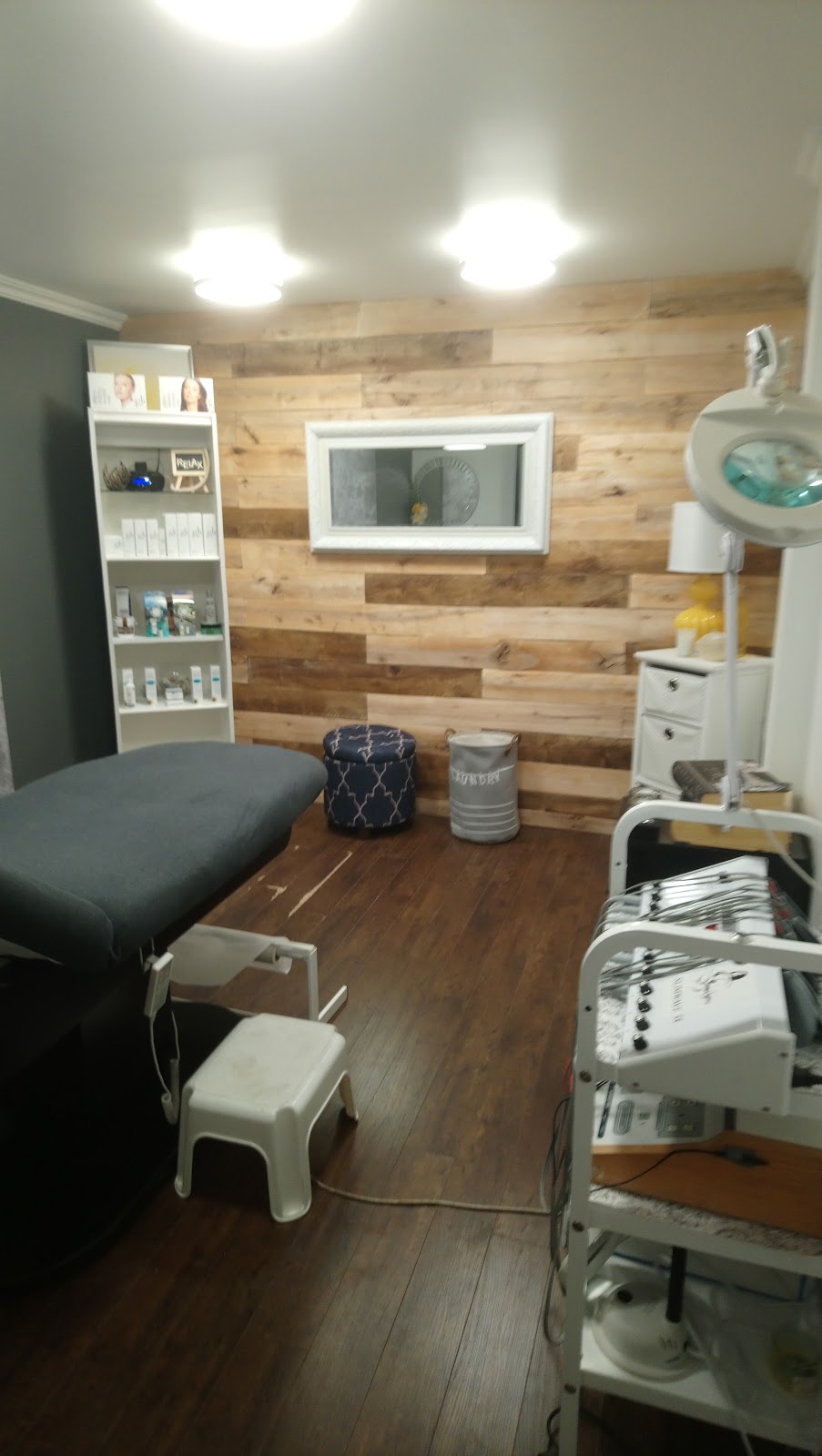 Lumière pulsée & Esthétique Mélanie L. | 579 A Rue Notre-Dame Suite 101, Repentigny, QC J6A 2T6, Canada | Phone: (514) 445-9498