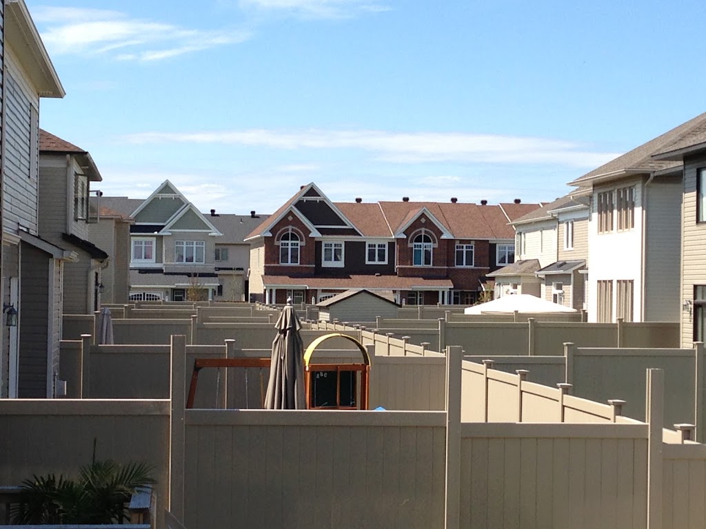 Ottawa Fence Installation Company | 57 Honey Gables Dr, Ottawa, ON K1V 5V7, Canada | Phone: (613) 909-8922