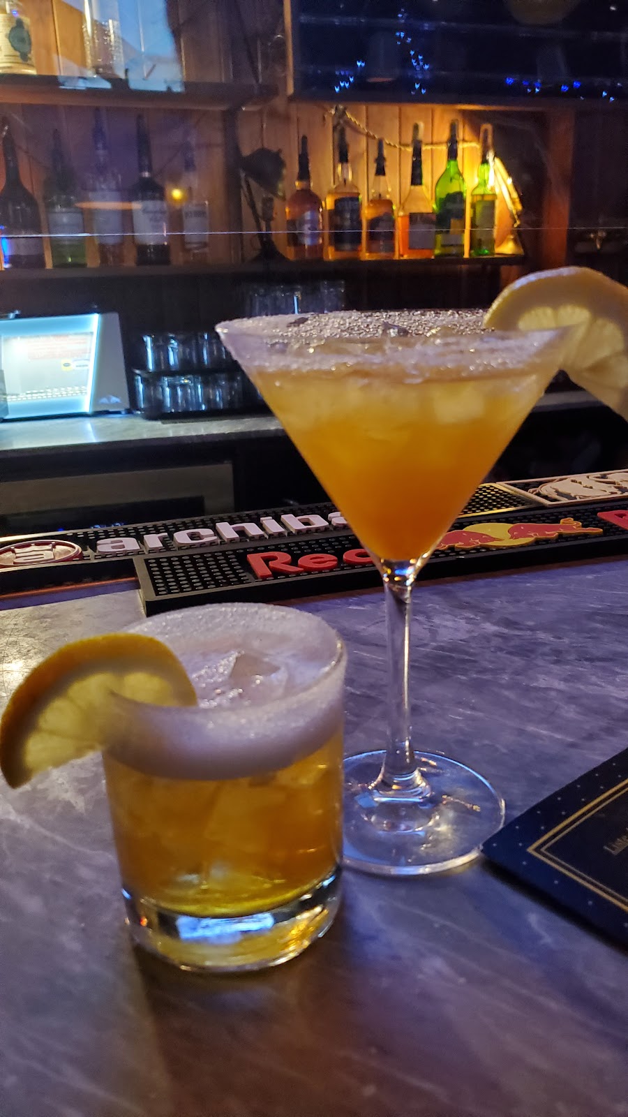 Léos Taproom | 5924 Bd des Grandes-Prairies, Saint-Léonard, QC H1P 1A2, Canada | Phone: (514) 329-5347