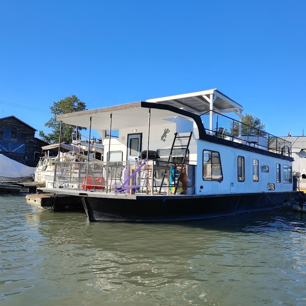 RIVER BOAT HIDEAWAY | 101 Jardine St, New Westminster, BC V3M 5M2, Canada | Phone: (778) 927-4827