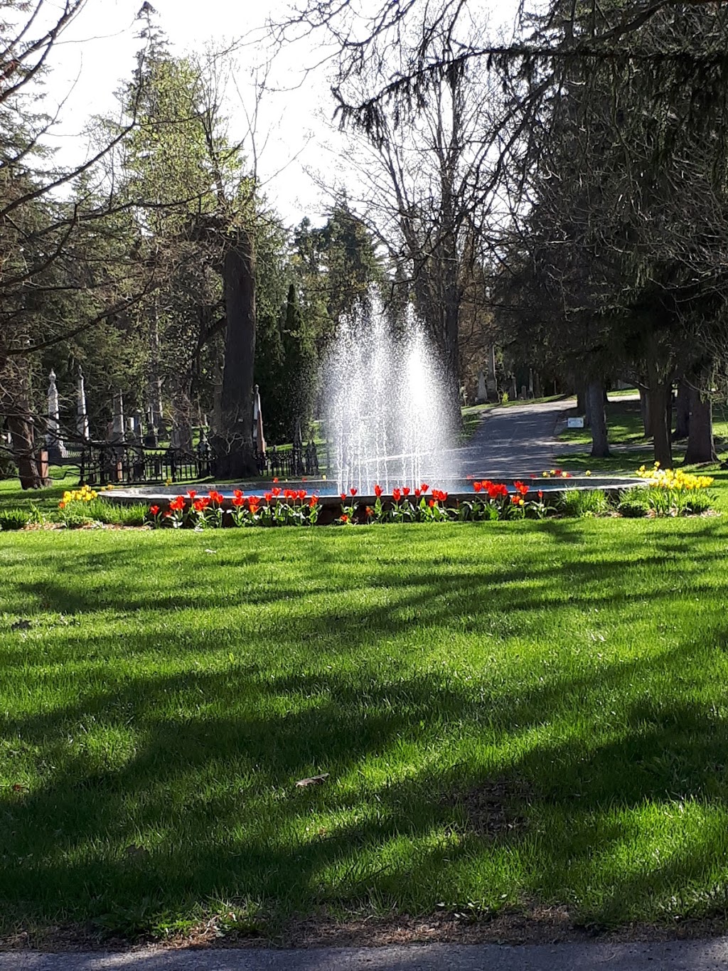 Woodlawn Memorial Park | 762 Woolwich St, Guelph, ON N1H 3Z1, Canada | Phone: (519) 822-1271