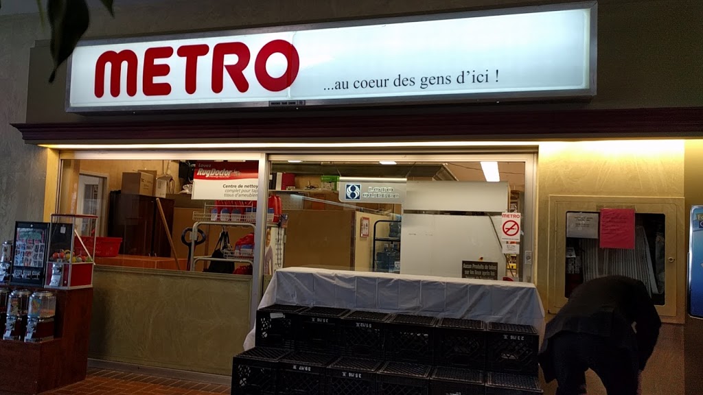 Metro Black-Lake | 3774 Boul. Frontenac Ouest, Casier, # 2, Thetford Mines, QC G6H 2J8, Canada | Phone: (418) 423-7888