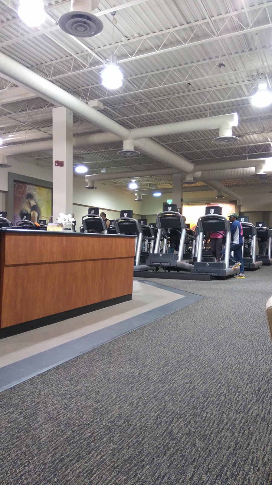 LA Fitness | 3100 Dixie Rd #14a, Mississauga, ON L4Y 2A6, Canada | Phone: (289) 724-0135