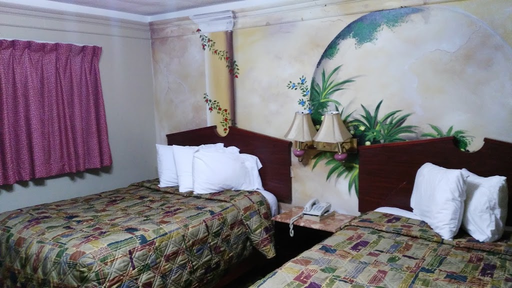Bestway Motel | 1954 Huron Church Rd, Windsor, ON N9C 2L5, Canada | Phone: (519) 969-7642