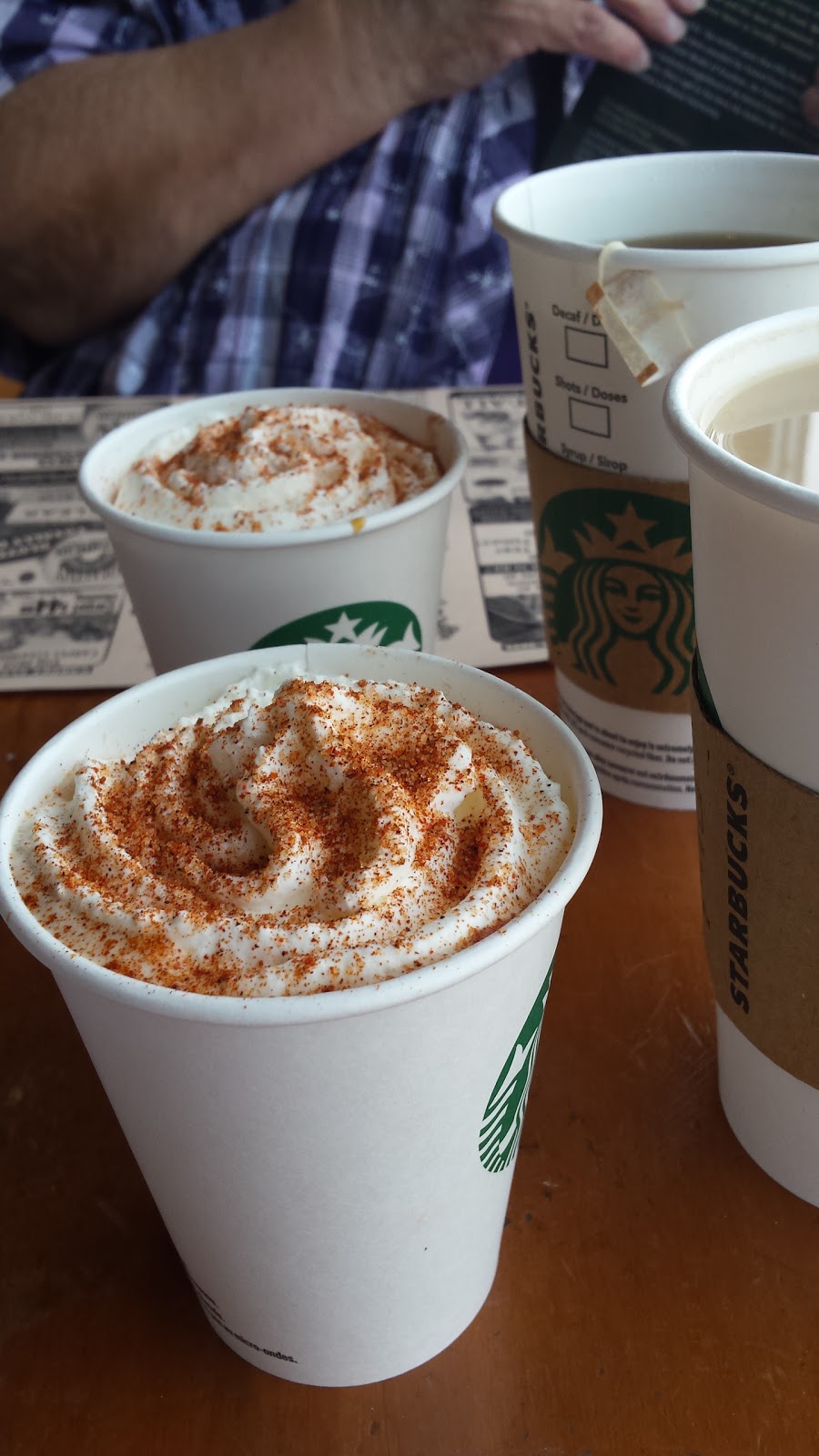 Starbucks | 194 Commercial Blvd, Tecumseh, ON N9K 1G5, Canada | Phone: (519) 735-5110