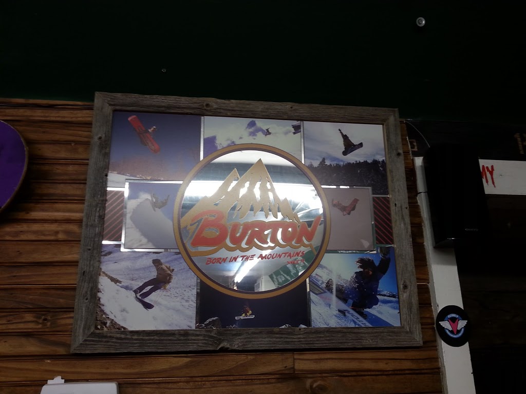 Mountainside Sports | 774 Mountain Rd, The Blue Mountains, ON L9Y 3Z2, Canada | Phone: (705) 444-2199