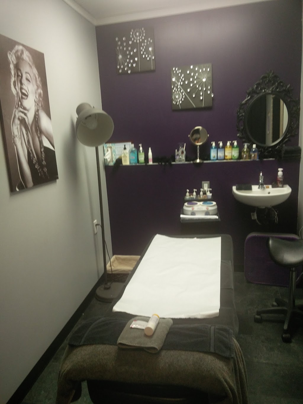 Bare Affair Waxing Bar | 410 Kaska Rd, Sherwood Park, AB T8A 4G8, Canada | Phone: (780) 862-8277