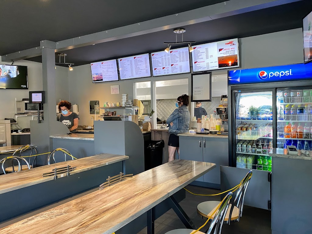 Cantine DAmours | 66 Rue Notre Dame E, Trois-Pistoles, QC G0L 4K0, Canada | Phone: (418) 851-3337