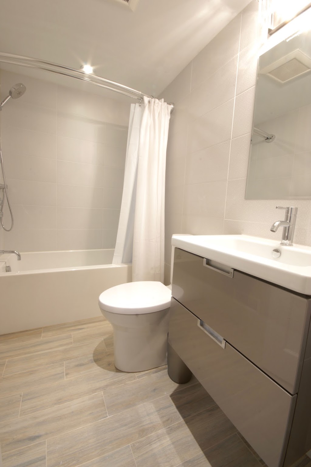 Ashton Renovations | 14 Black Willoway, North York, ON M2J 2A8, Canada | Phone: (416) 803-3324